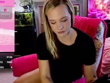 Prettyinkdsiren  live sex cam