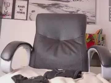 Adrianna5_  live sex cam