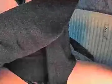 Deepthroatpuppe  live sex cam