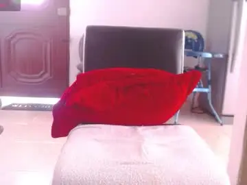 Dirty_squirt_molly  live sex cam