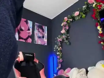 Kira_exxe  live sex cam