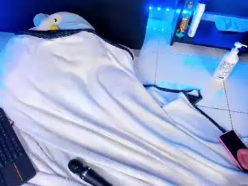 Kira_exxe  live sex cam