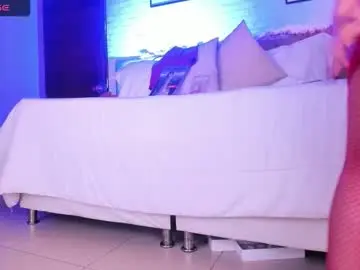 Kitty_pam  live sex cam