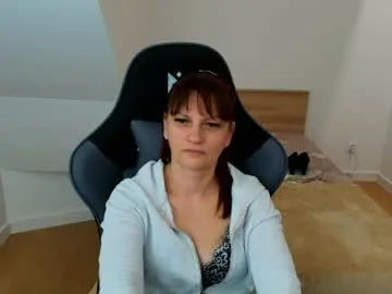 Laraamoon  live sex cam