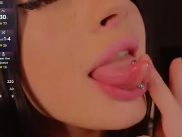 Lisaanddenis  live sex cam