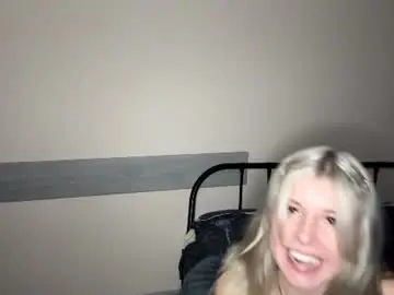 Lynatempt  live sex cam