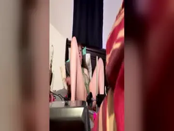 Pusseidon24  live sex cam