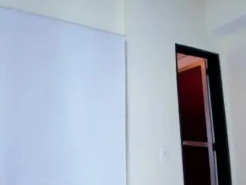 Karly33  live sex cam