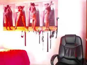 Ebonynaughty  live sex cam