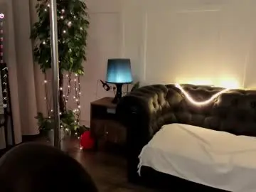 Kira_energy  live sex cam