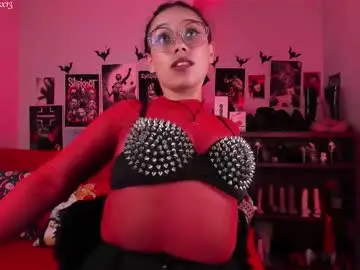 Lilith_deveraux_  live sex cam