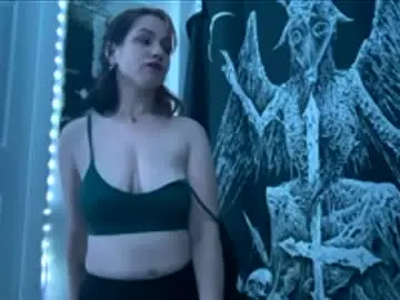 Oliveosbourne  live sex cam