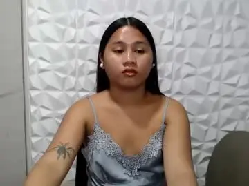 Petite_trish  live sex cam