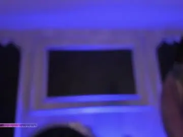 Prettybullet  live sex cam