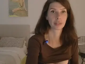 Whitequeen888  live sex cam