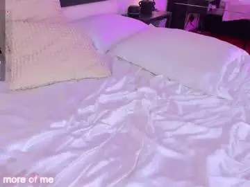 Yourpie_ash  live sex cam