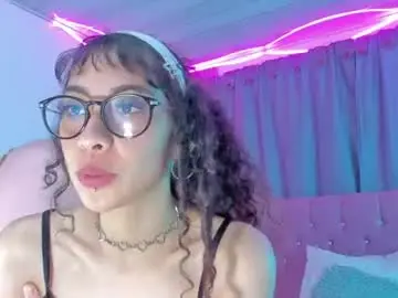 Kiara_lovelyy  live sex cam