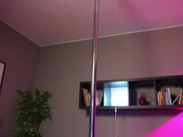 Millie_volturi  live sex cam