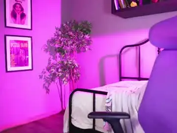 Millie_volturi  live sex cam