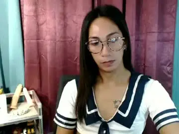 Pinay_lucy  live sex cam