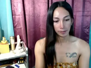 Pinay_lucy  live sex cam