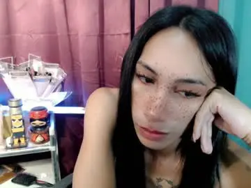 Pinay_lucy  live sex cam
