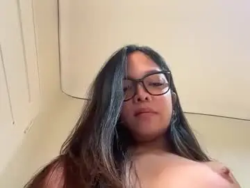 Urhotangela  live sex cam