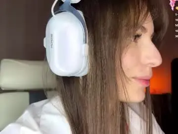 Corrienavanjo  live sex cam