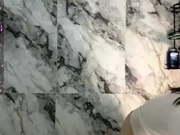 Cwenecollins  live sex cam