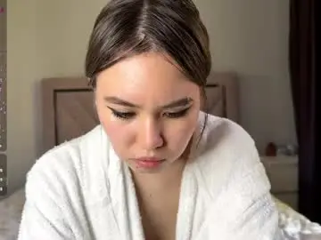Cwenecollins  live sex cam