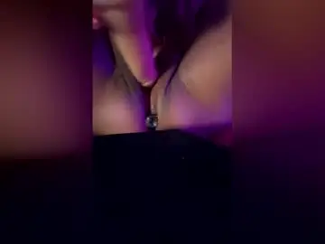 Donna120  live sex cam