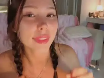 Emelia_fox  live sex cam