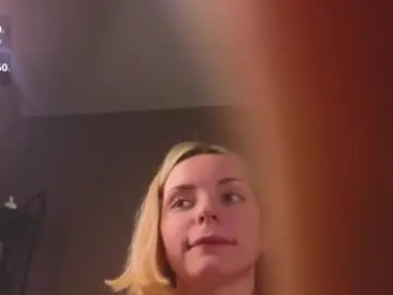 Emilyhalden  live sex cam