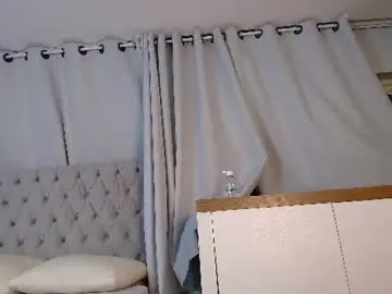 Minnie_white  live sex cam