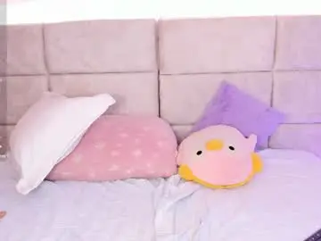 Nia20_  live sex cam