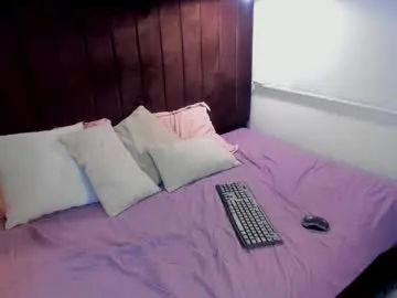 Peachy_dh  live sex cam