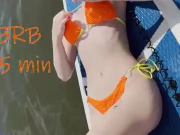 Skyqueeni  live sex cam