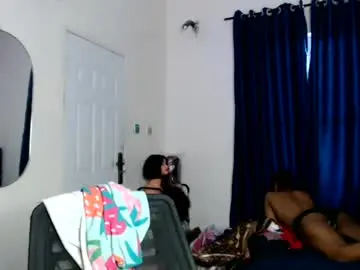 Juicy_pussy1122  live sex cam