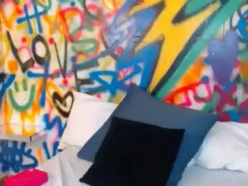 Kyliebenson  live sex cam