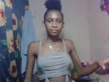 Littleyanah  live sex cam