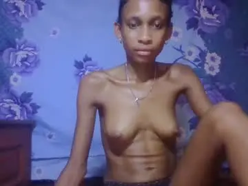 Littleyanah  live sex cam