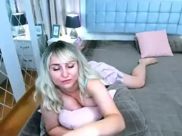 Milenadaisy  live sex cam