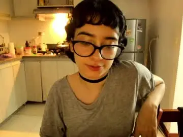 Petitee_lunna  live sex cam