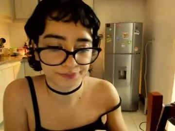 Petitee_lunna  live sex cam