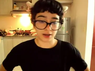 Petitee_lunna  live sex cam
