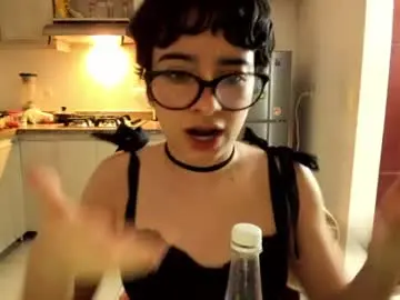 Petitee_lunna  live sex cam