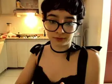 Petitee_lunna  live sex cam