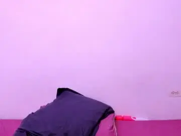 Petitee_lunna  live sex cam