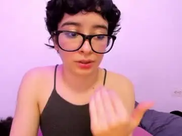 Petitee_lunna  live sex cam