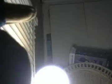 Slut_1988  live sex cam